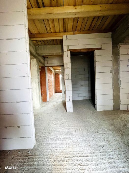 Casă parter la roșu în Paleu – 600 mp teren, utilități la limită