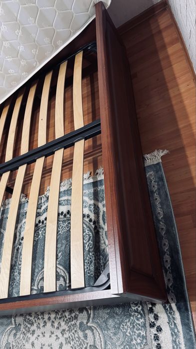 Кровать двухспальная