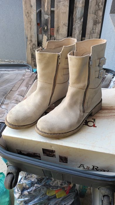 Италиански боти от естествен велур