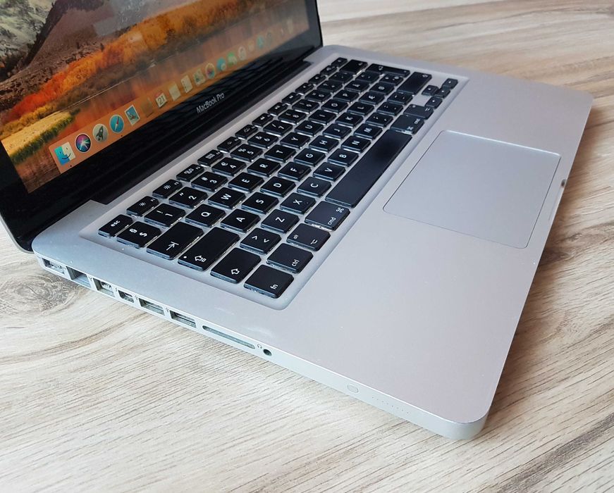 Laptop Apple Macbook Pro 13", Intel Core i5, 8 GB RAM, SSD 250 GB