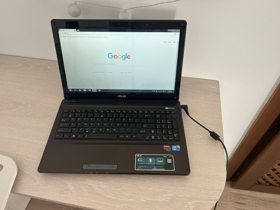 Laptop Asus I5 Detali in poze