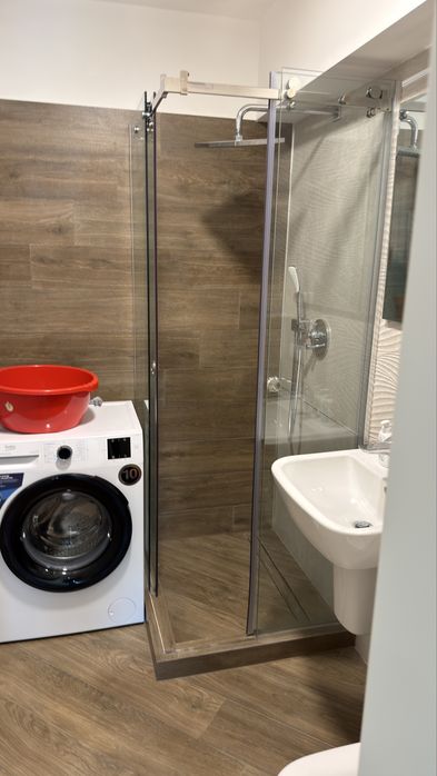 Inchiriez Apartament 3 camere