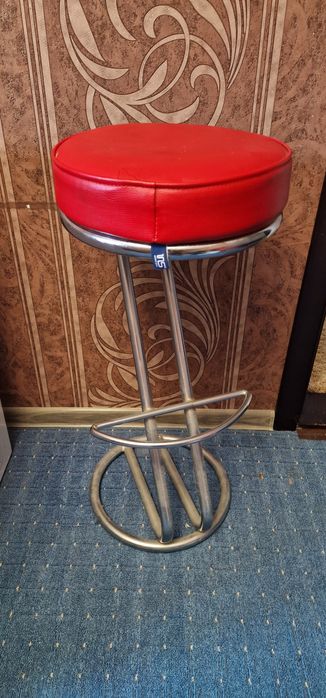 Продам барные стулья.