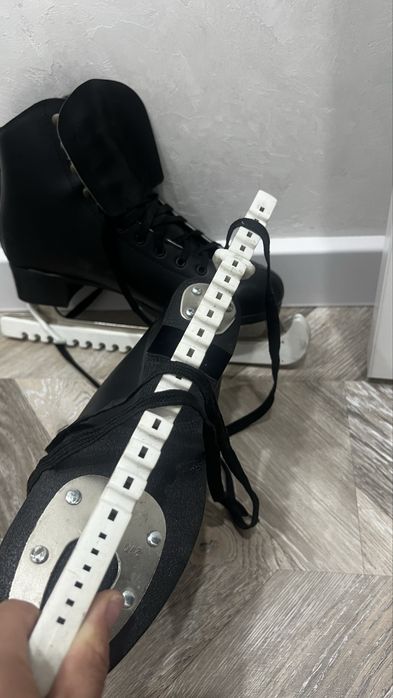 Продам коньки новая