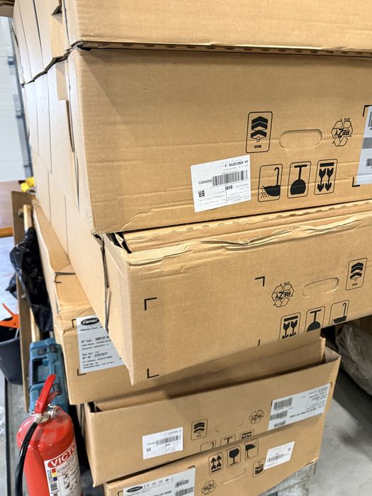 Pompa de caldura Carrier noua 45 kw cu 10 ventiloconvertoare