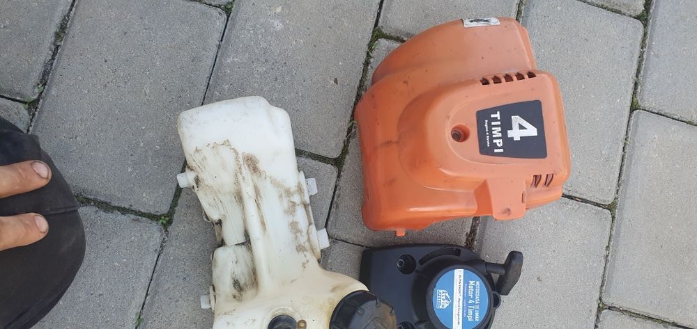 Vând piese și accesorii motocoasa