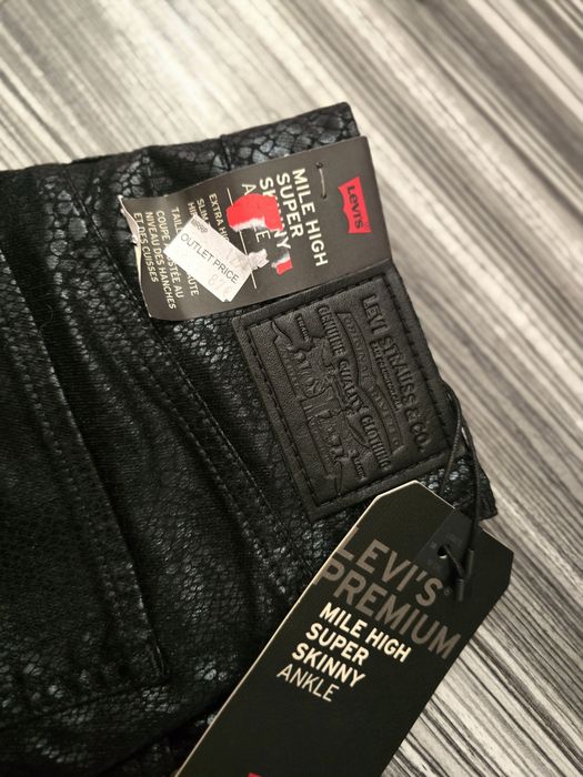 Дамски панталона Levi's