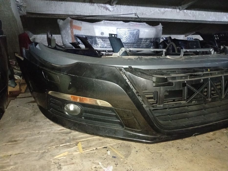 Передний бампер Volkswagen Passat CC