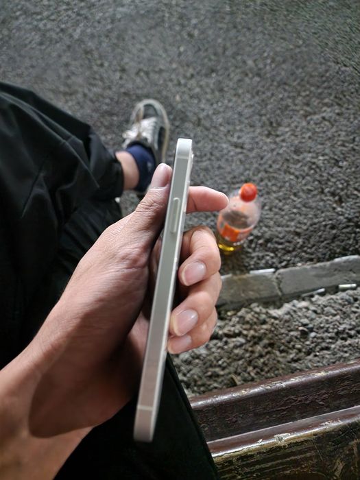 iPhone 12 78//64