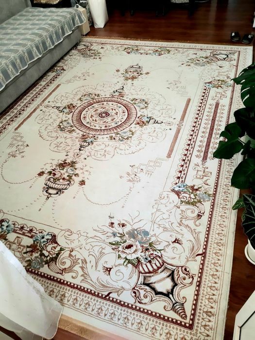 Продам ковер 2.4х3.4