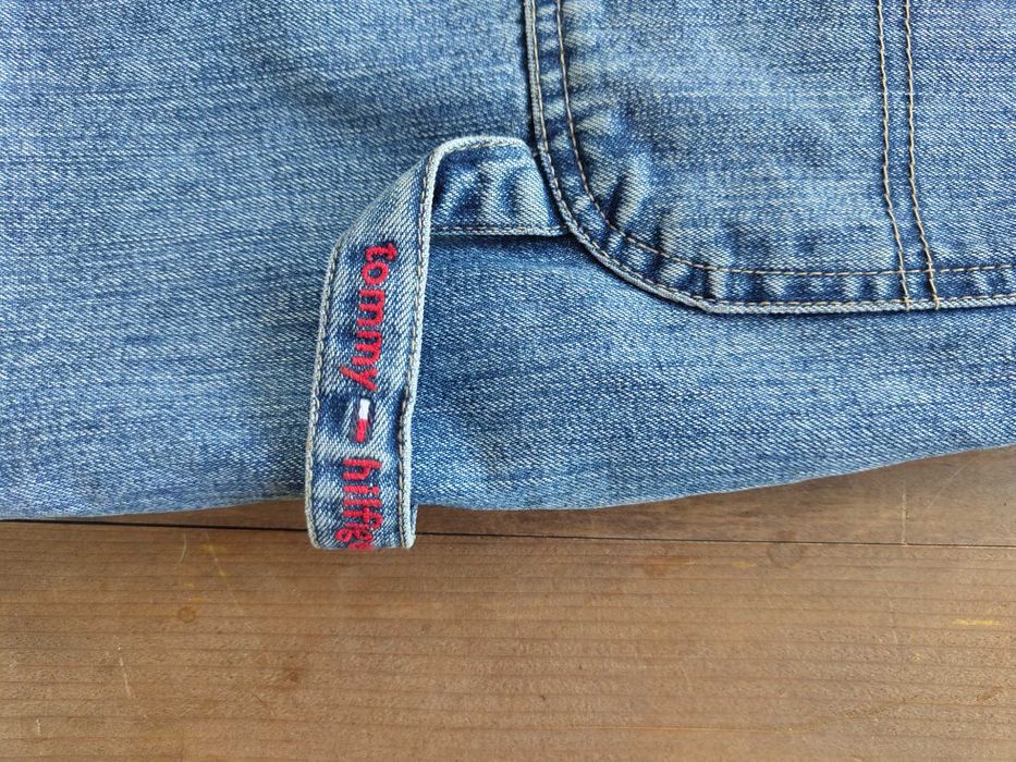 Tommy Hilfiger дънков сукман M – уникат с повече истории от TikTok