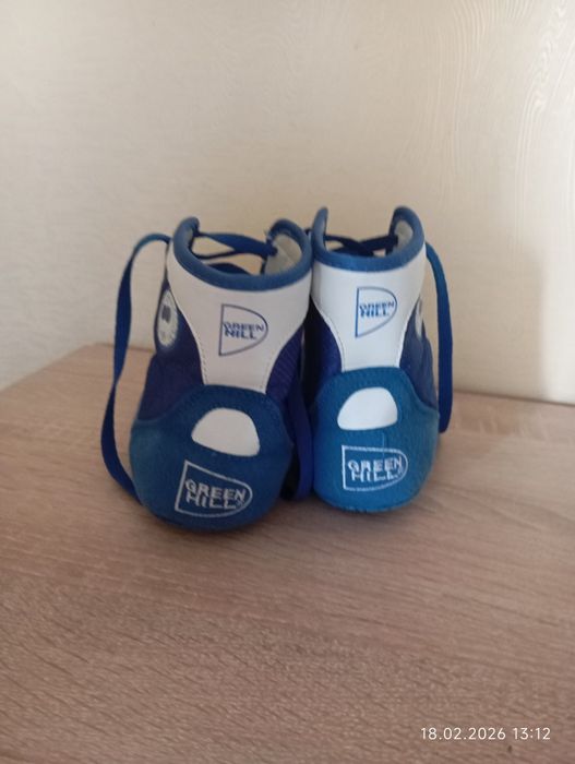 продам борцовки 35-36размер