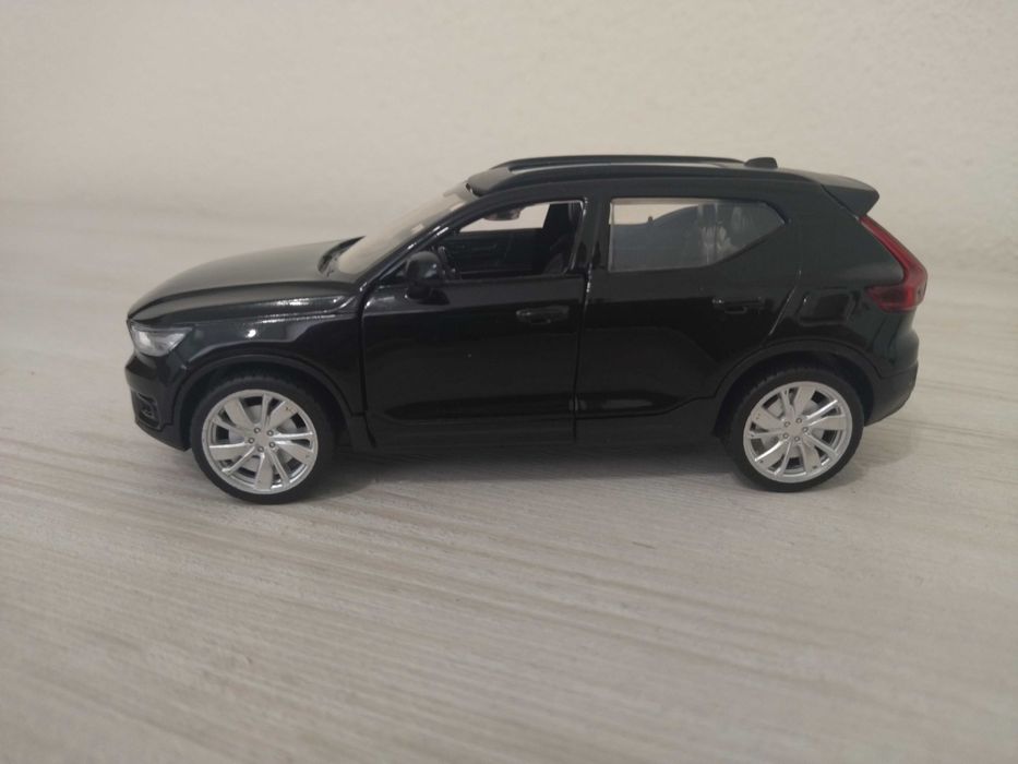 Метална количка Volvo XC 40 !!!