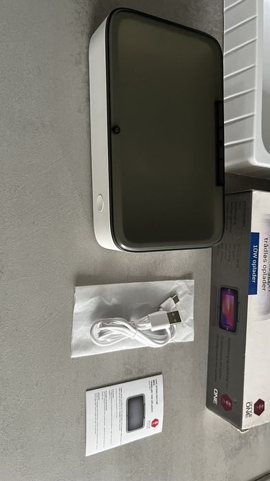 Sterilizator UV , dezinfectant telefone Nou la cutie