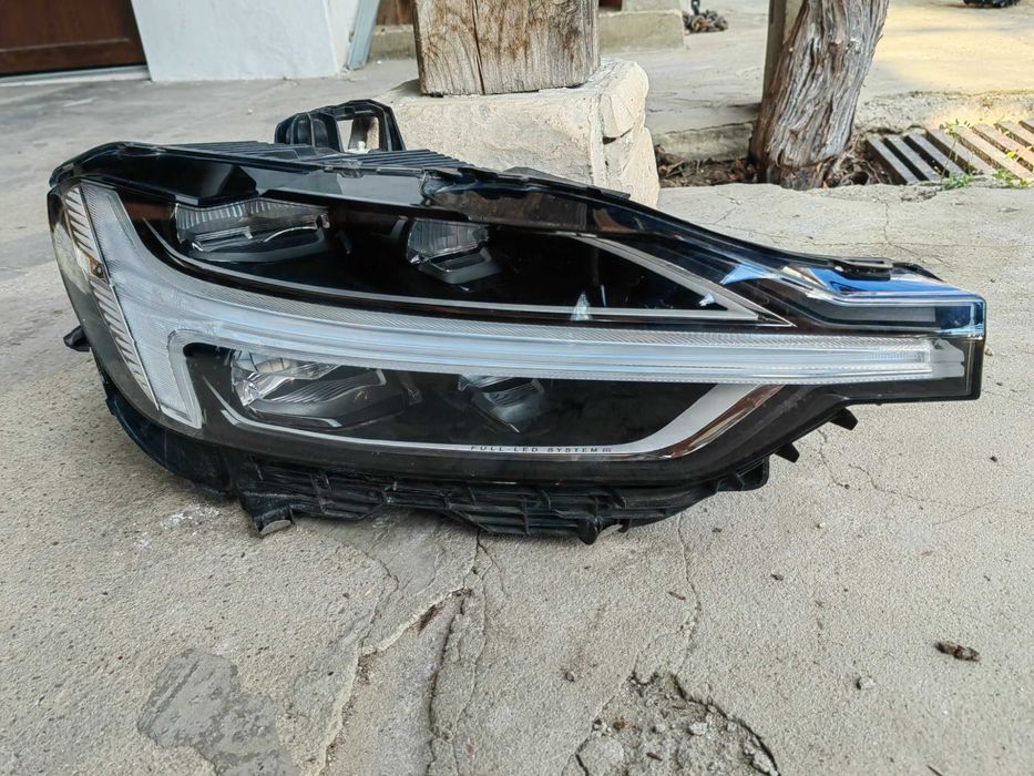 Фар Volvo XC60 FULL LED SYSTEM десен/Фар Волво ХЦ60 Оригинален