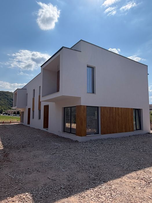 Casa tip Duplex 148mp Florilor