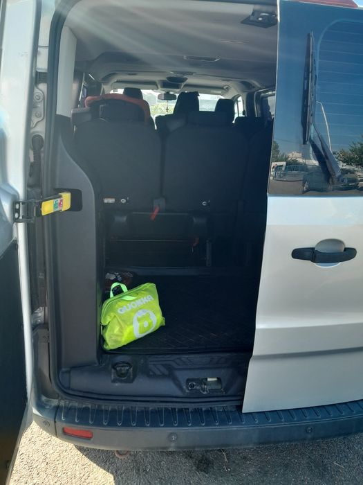 Vând ford tranzit custome lung 9 locuri,motor 2,2 model cu portbagaj l