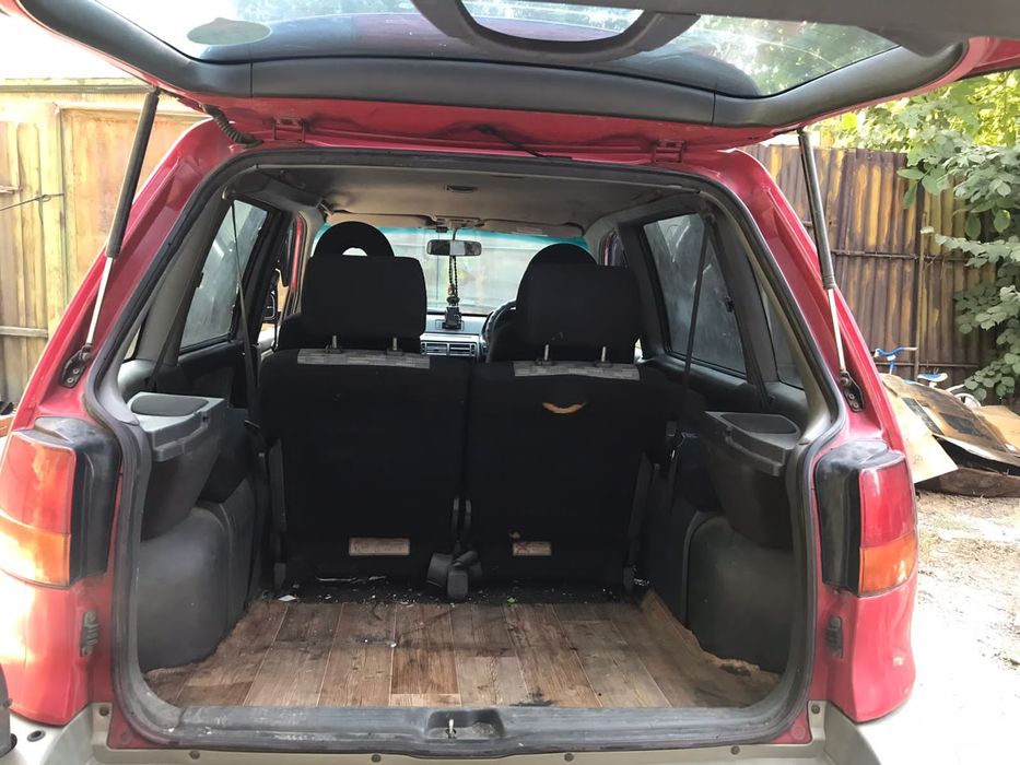 Продам машину Mitsubishi RVR