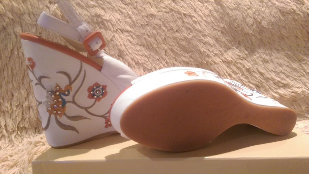 Босоножки на платформе