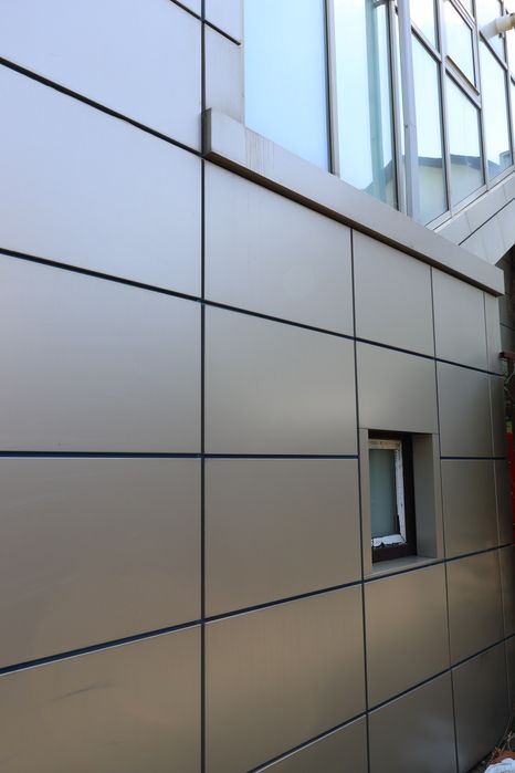 Curățare fațade clădiri