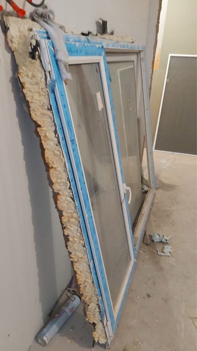 Продам пластиковое окно с дверью