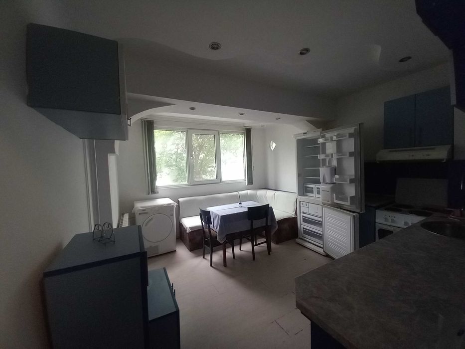 Дава се под наем Едностаен апартамент в Русе, Център - 47 кв.м за 229.5 € - Снимка #2