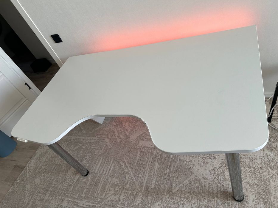 Компьютерный стол, белый