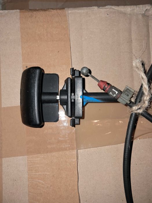 Cablu cu miner capota opel agila B ,suzuki splash