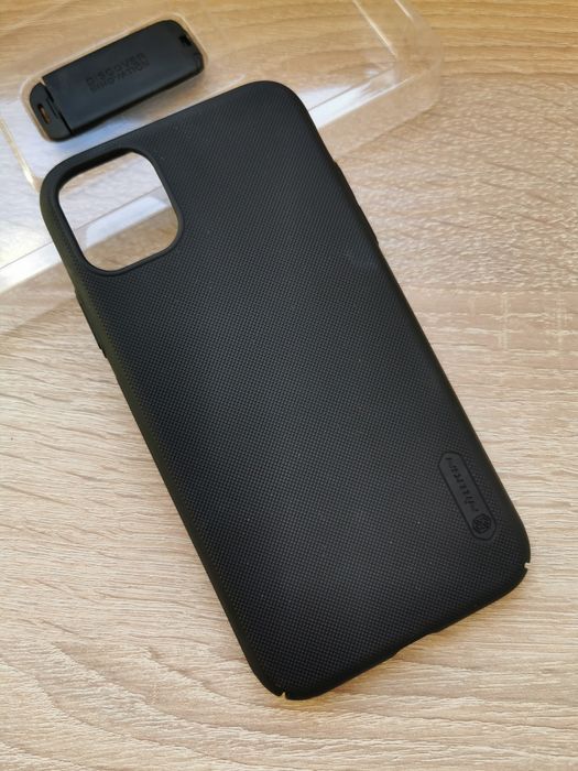 Кейсове Nillkin и други за iPhone 11