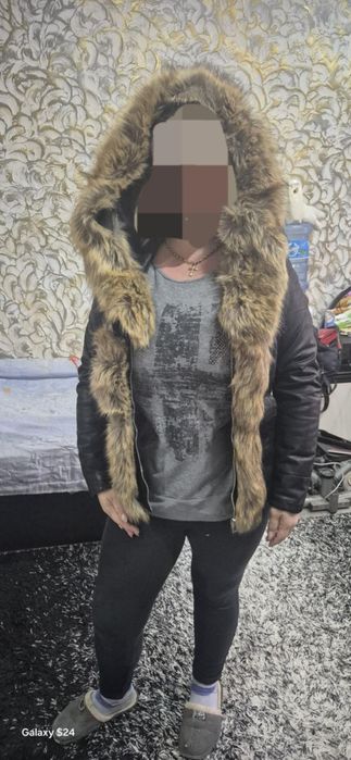 Продавам елегантно кожено яке