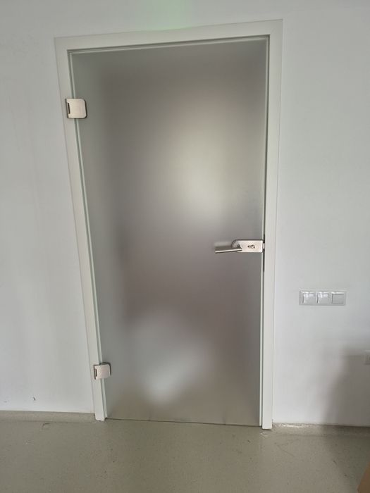 Vind perete sticlă si uși de sticlă