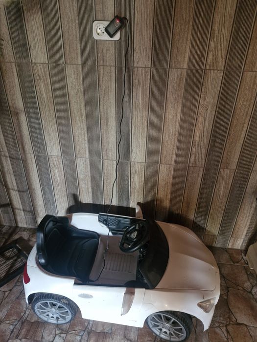 Mașină de vânzare copii