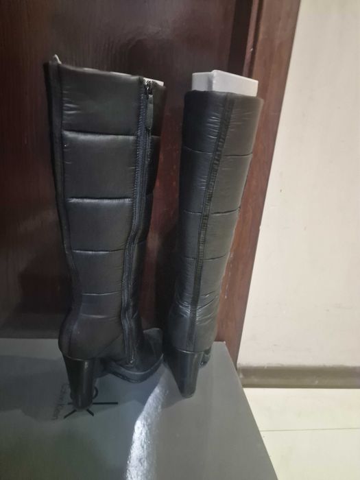 Дамски черни ботуши Calvin Klein