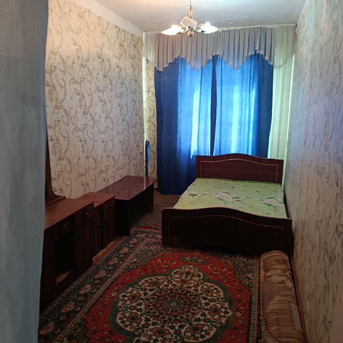 Продается двухкомнатная квартира возле рынка Кадышева