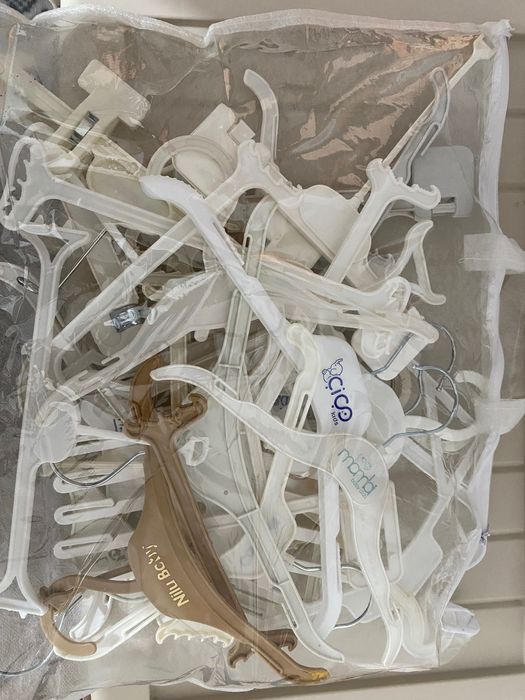 Продам детские вешалки