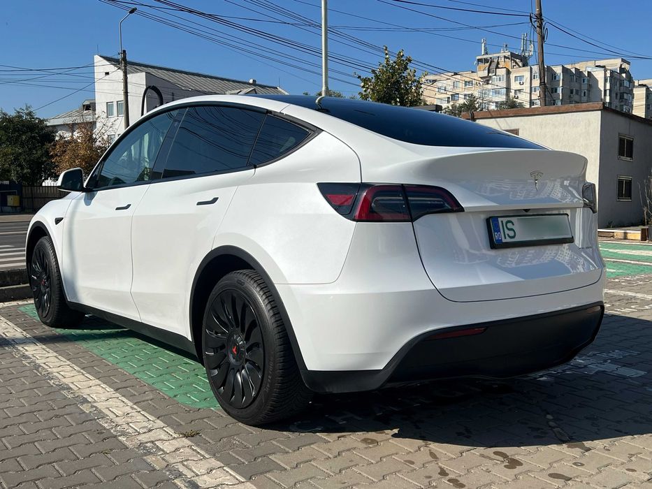 Tesla Model Y Long range 4x4 TVA deductibil