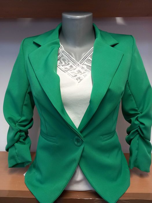 Дамско сако с набран ръкав