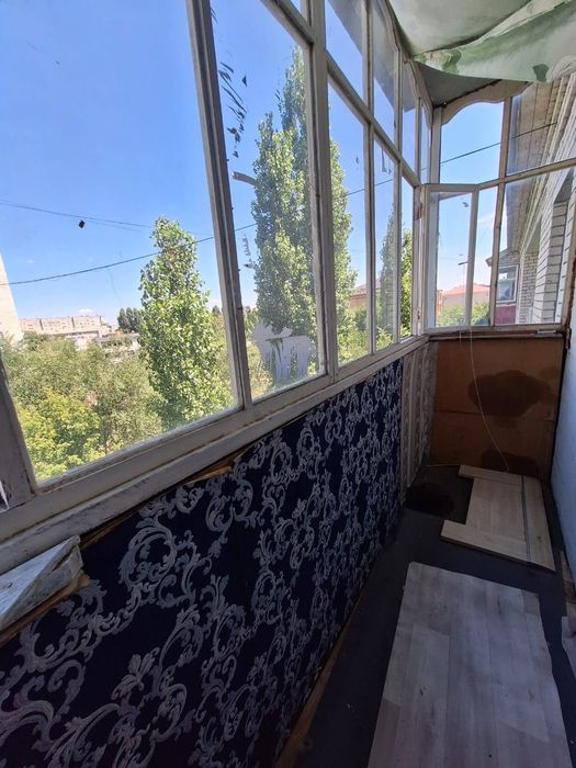 Продаётся 1 комн в 6мкрне за 15млн