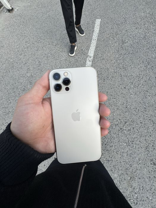Iphone 12 pro GOLD