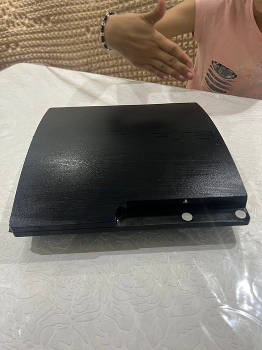 Play station 3 sotiladi. PS3