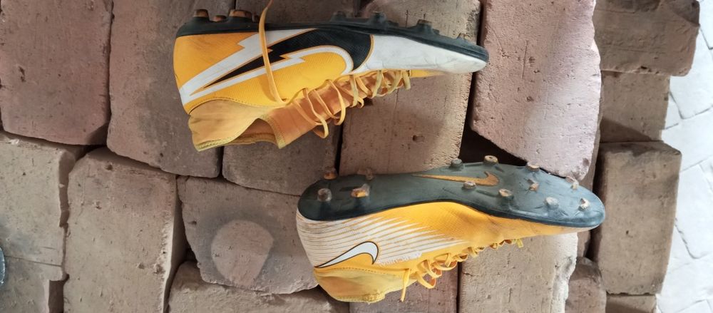 Бутсы Nike состоянии хорошее