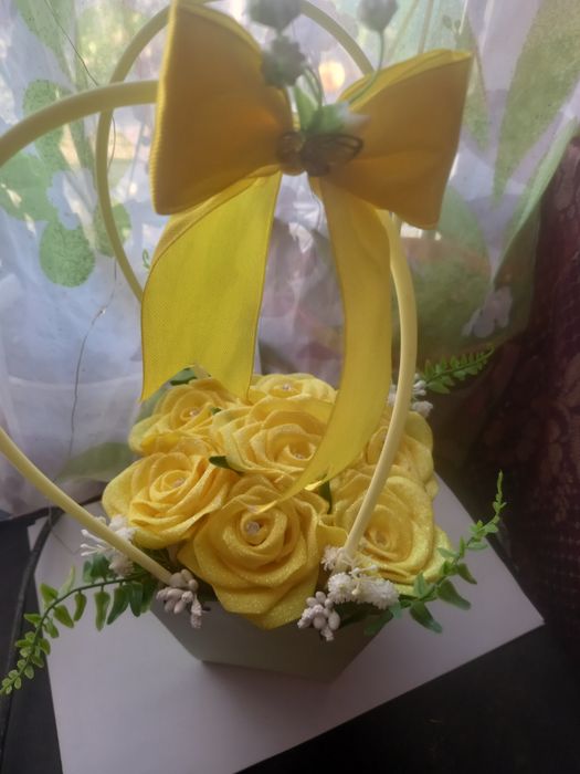 • Aranjament Floral Etern - Trandafiri Satin Realizați Manual, Cadou Deosebit