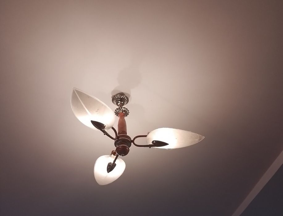 Svetilnik 4ta yaxshi