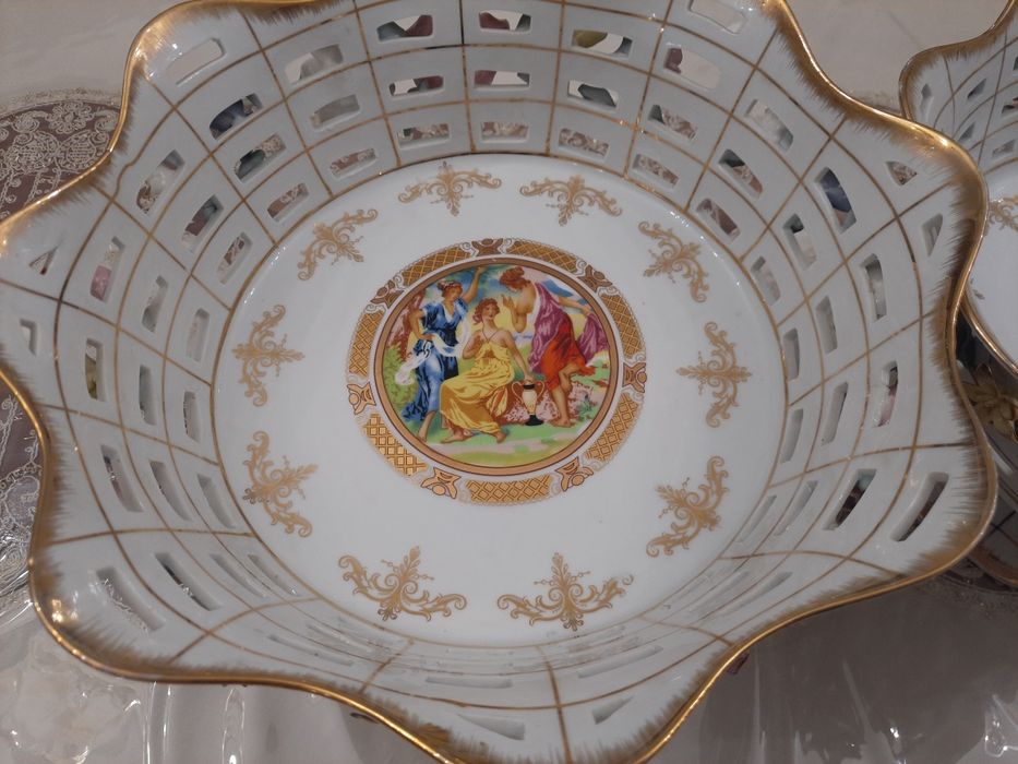 Антикварь ваза для фруктов очень нежный большой