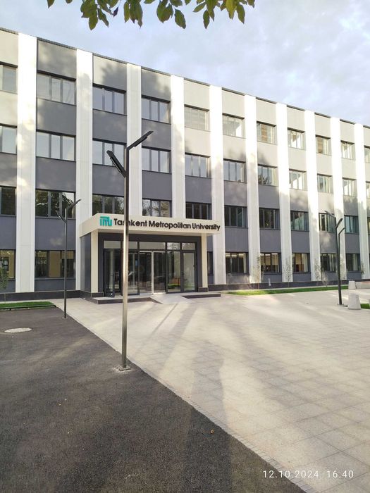 Уличные парковые фонари, торшеры, светильники в стиле hi-tech