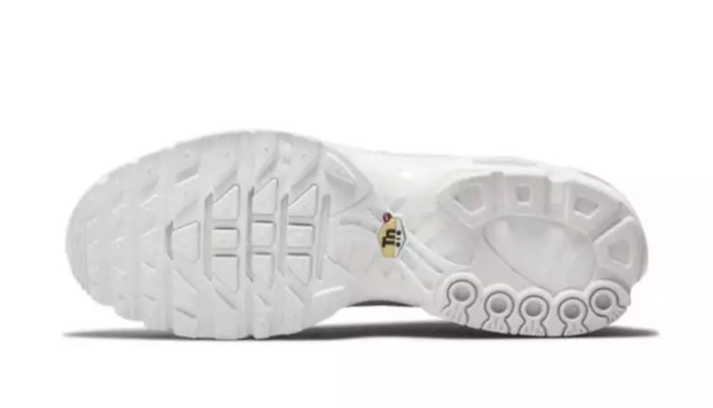 Обувки Supreme x Nike Air Max Plus Tn