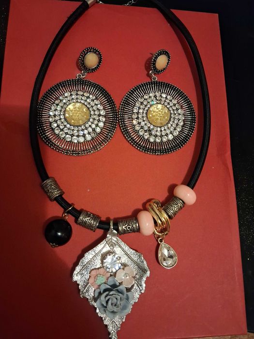 Дамско      колие