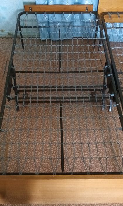 Кровать железная складная времен СССР