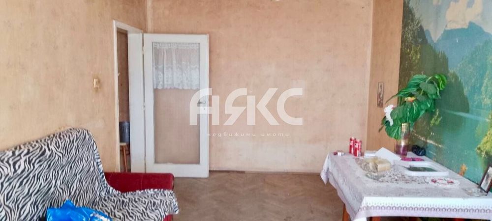 Едностаен апартамент в кв. Сухата Река - Отличен за инвестиция и в бл