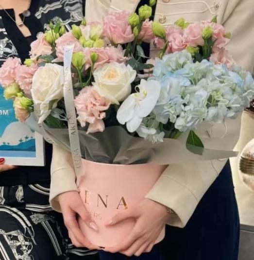 Цветы свежие продам.